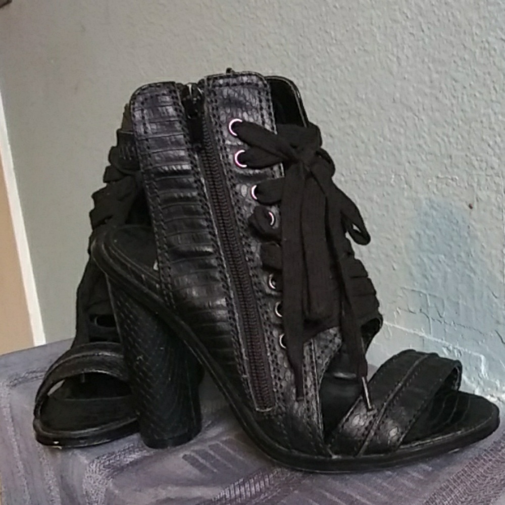 Shoe cult by nasty gal
